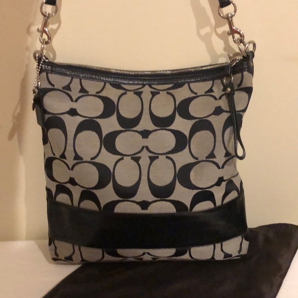 Coach Signature Chelsea Shoulder Bag - Picture 5 of 6